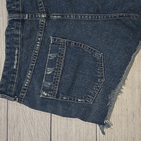 Free People Women's Distressed Denim Shorts Blue Size 30 - Picture 7 of 11